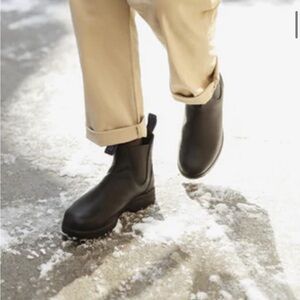 Blundstone ALL-TERRAIN THERMAL #2241 ( new in box)